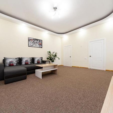 Apartment Center Of Odessa Esterno foto