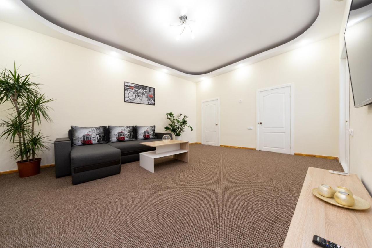 Apartment Center Of Odessa Esterno foto