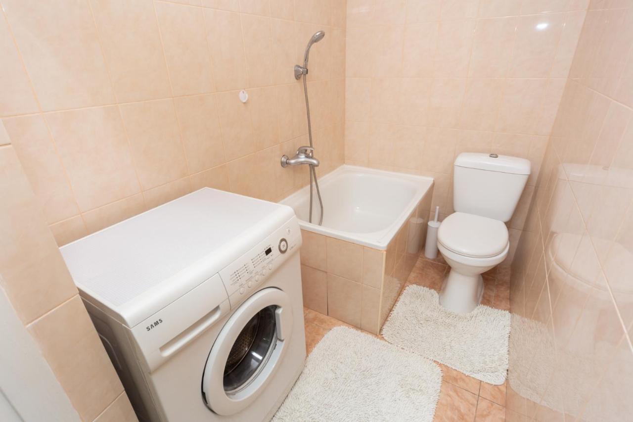 Apartment Center Of Odessa Esterno foto