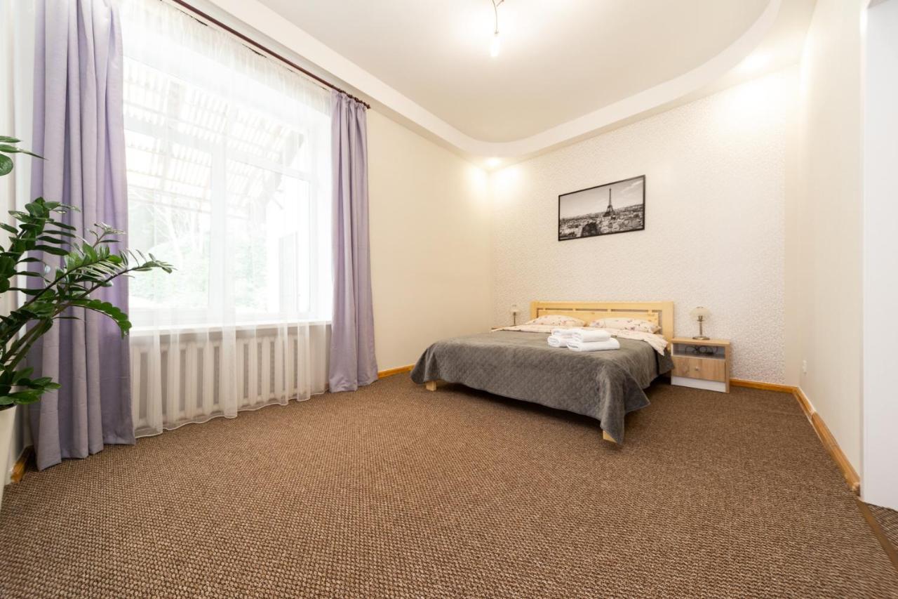 Apartment Center Of Odessa Esterno foto